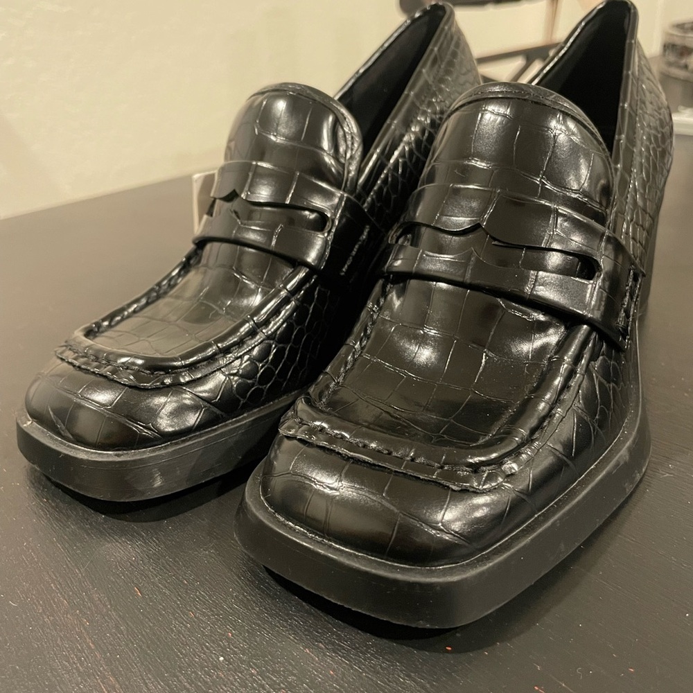 NWT Zara Block Heel Penny Loafer Size 36/6